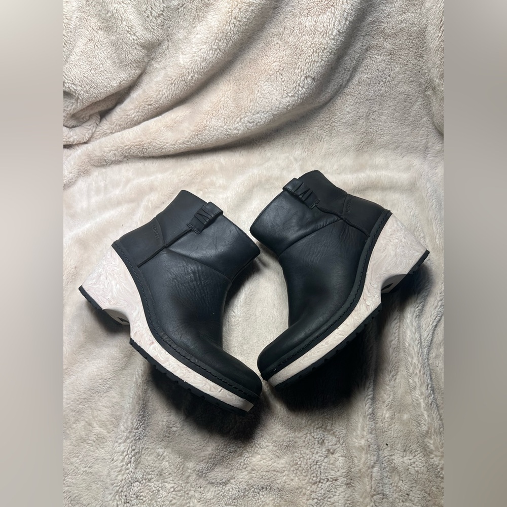 Merrell Halendi Bluff boots black leather with a wedge platform Size 8.5 women - Picture 3 of 7